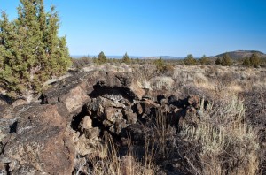 Entrée d'un tube de lave de Lava Beds National Monument