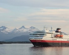 Découvrez la Norvège sur les navires classiques de croisière Hurtigruten