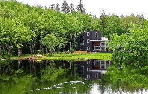 Une retraite au bord du lac en Nouvelle-Écosse, Canada