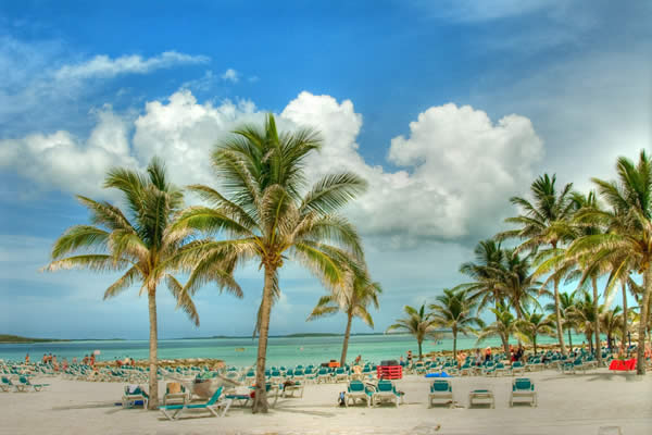 Beaches_in_Nassau,_Bahamas