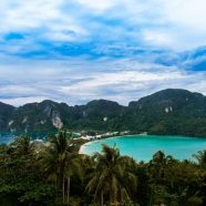 Découvrir le paradis de Koh Phi Phi : Plages blanches et eaux turquoises